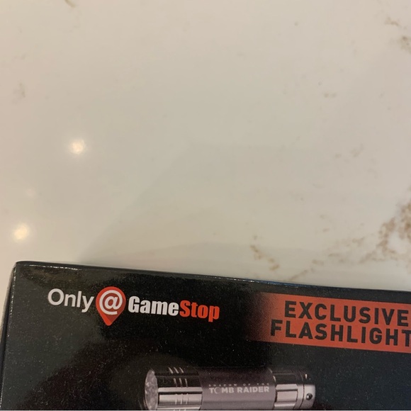 Shadow Of The Tomb Raider MINI Flashlight GAMESTOP Exclusive Pre-order Promo NEW - Picture 7 of 7